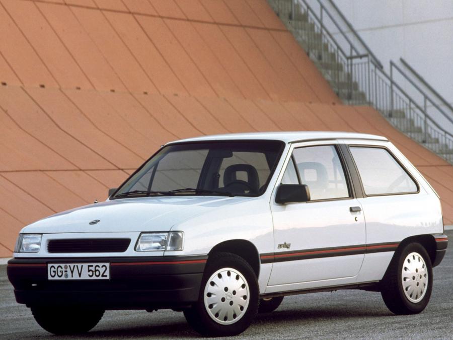  Opel Corsa 3-Door 1990 года  (фото 2 из 2)
